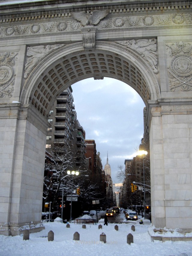 Washington Square and Empire State Building, New York, Nueva York