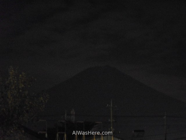 monte-fuji-fujiyama-de-noche-desde-kawaguchiko-japon-mount-fuji-at-night-japan
