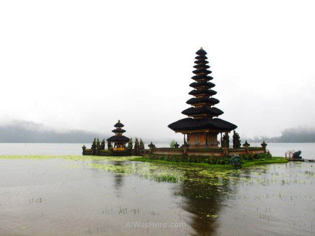 Ulun Danu Beratan.JPG