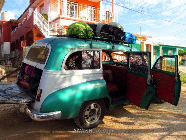 3. Taxi colectivo coche antiguo americano Cuba. Old car