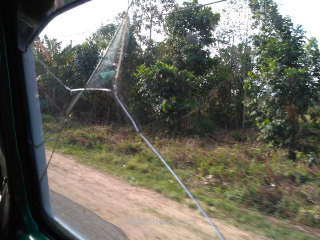 4. Cristal ventanilla taxi colectivo Cuba window