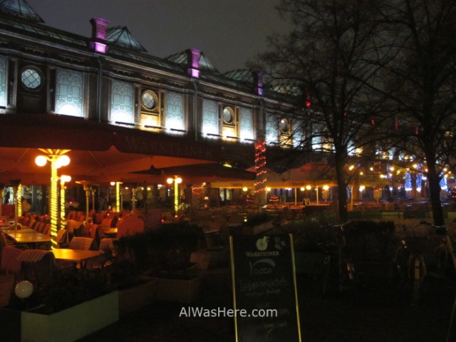 Mitte 1. Restaurantes en la zona de Hackescher Markt, Berlin, Alemania. Germany