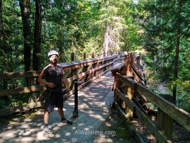 COWICHAN VALLEY TRAIL 6. McGee Creek Trestle, Isla de Vancouver, Columbia Britanica, Canada. Island, British