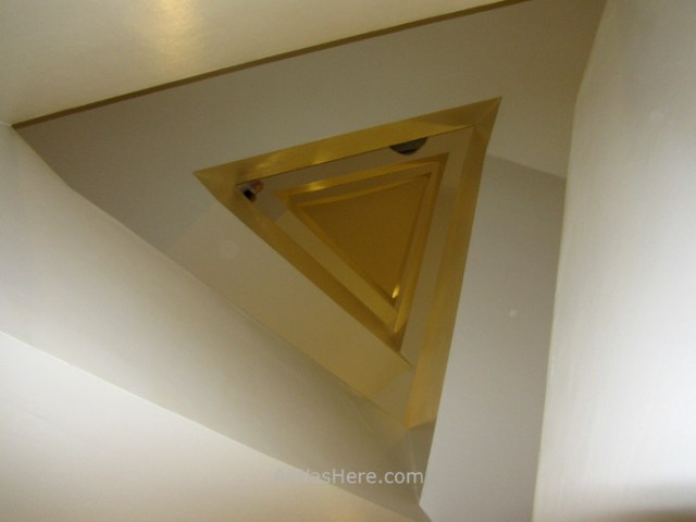 NUEVA YORK MUSEOS ARTE MODERNO 1. escalera Guggenheim alwashere. stairs museum New