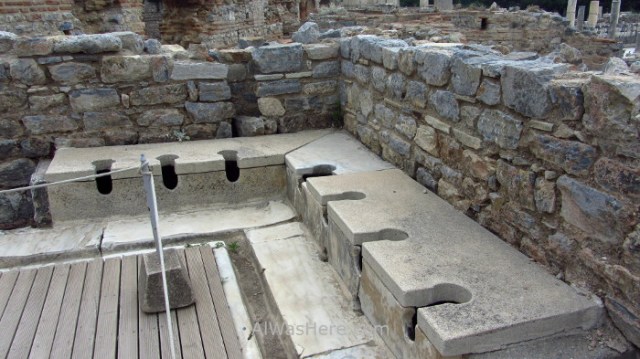 EFESO 8 letrinas letrines Ephesus Turquia. Turkey.
