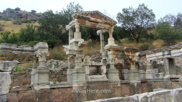 EFESO 9 fuente de Trajano fountain Ephesus Turquia. Turkey.