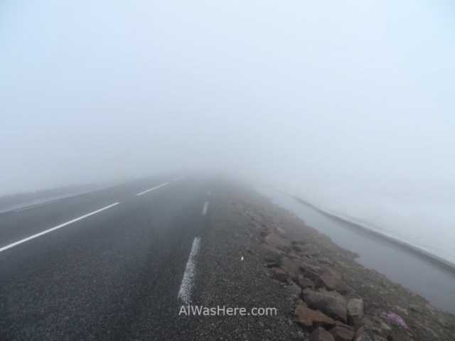 ISLANDIA 6. carretera con niebla foggy road Iceland