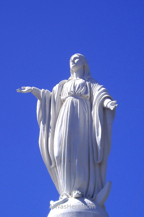 SANTIAGO DE CHILE 1. Cerro San Cristobal Parque Metropolitano Virgen Maria Inmaculada Concepcion estatua statue virgin Mary