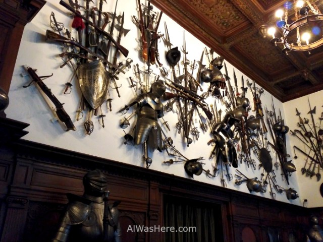 CASTILLO DE PELES 2. sala de armas arms room castle, Sinaia Rumania Romania