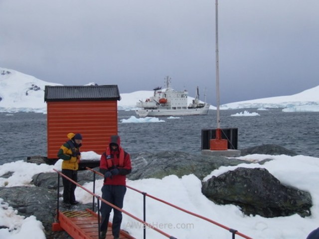 Antartida Puerto o Bahia Paraiso, Antarctica Paradise Bay, Base Almirante Brown (3)