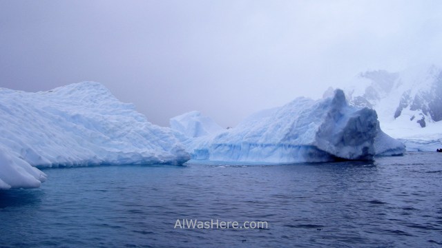 Iceberg en Cuverville Island Antartida, Antarctica (7)